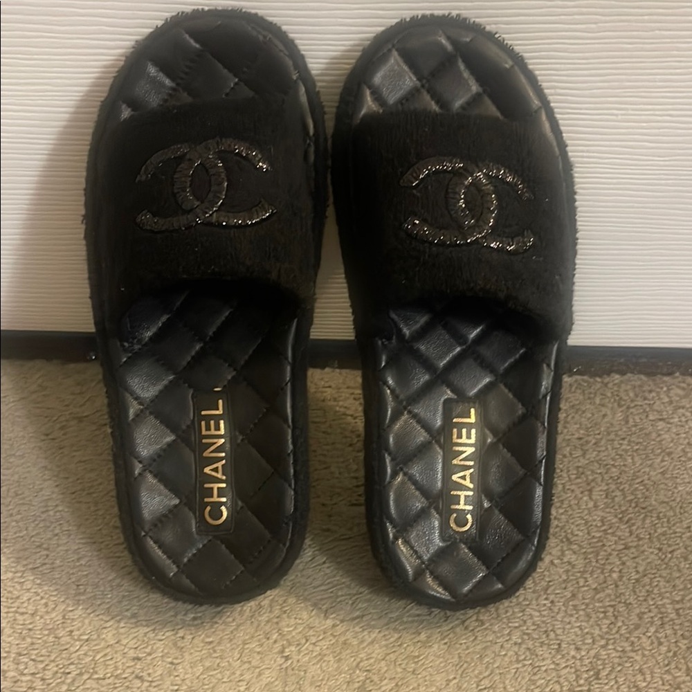 CHANEL Black Sandal Slides